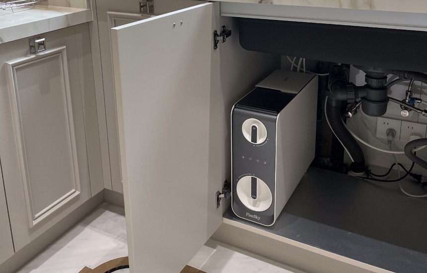 上海阳光花城客户安装RO净水器+超滤净水器+冰热直饮水机AUC370